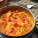 Plat de Menemen sur une table